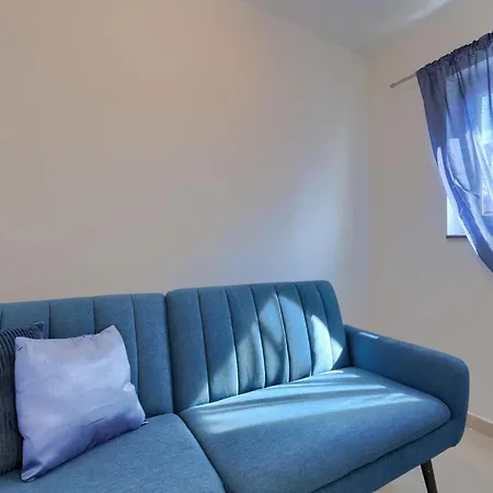 Amra 7 By Interhome * פורץ