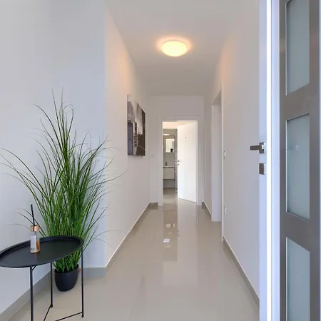 Amra-7 By Interhome *