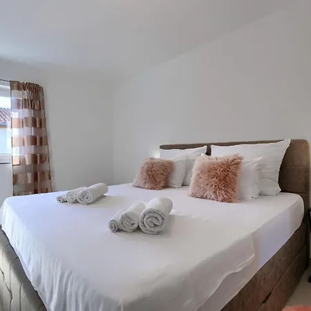 Apartman Amra-7 By Interhome Poreč
