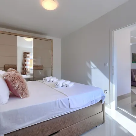 Apartment Amra-7 By Interhome