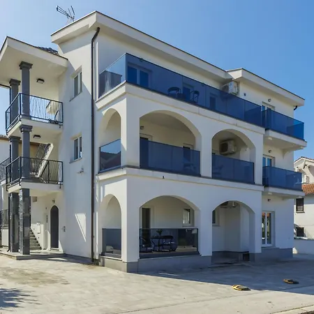 Lägenhet Amra 7 By Interhome *