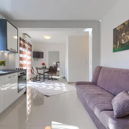 Apartman Amra 7 By Interhome