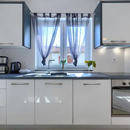 Amra-7 By Interhome