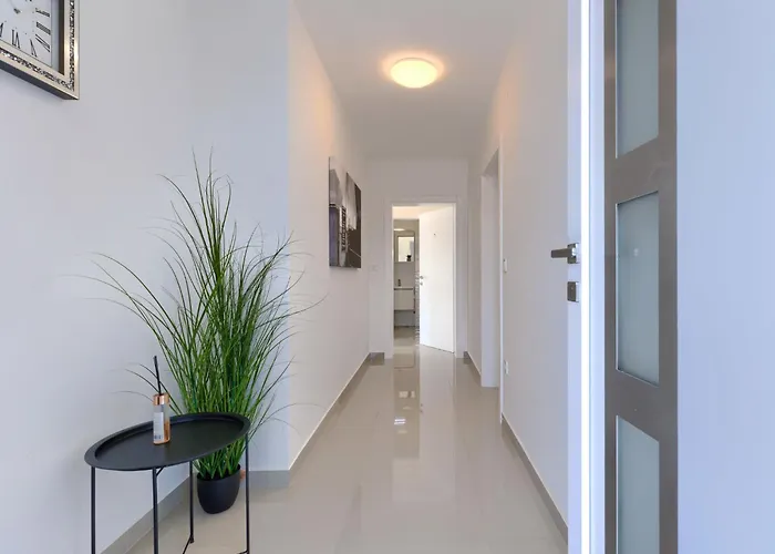 Amra 7 By Interhome *